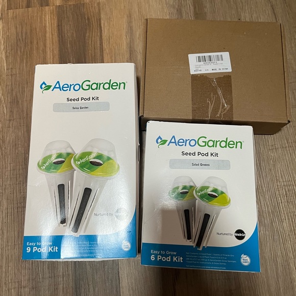 Black Indoor Hydroponic Garden Aero garden Bounty with seed pods - Picture 3 of 10